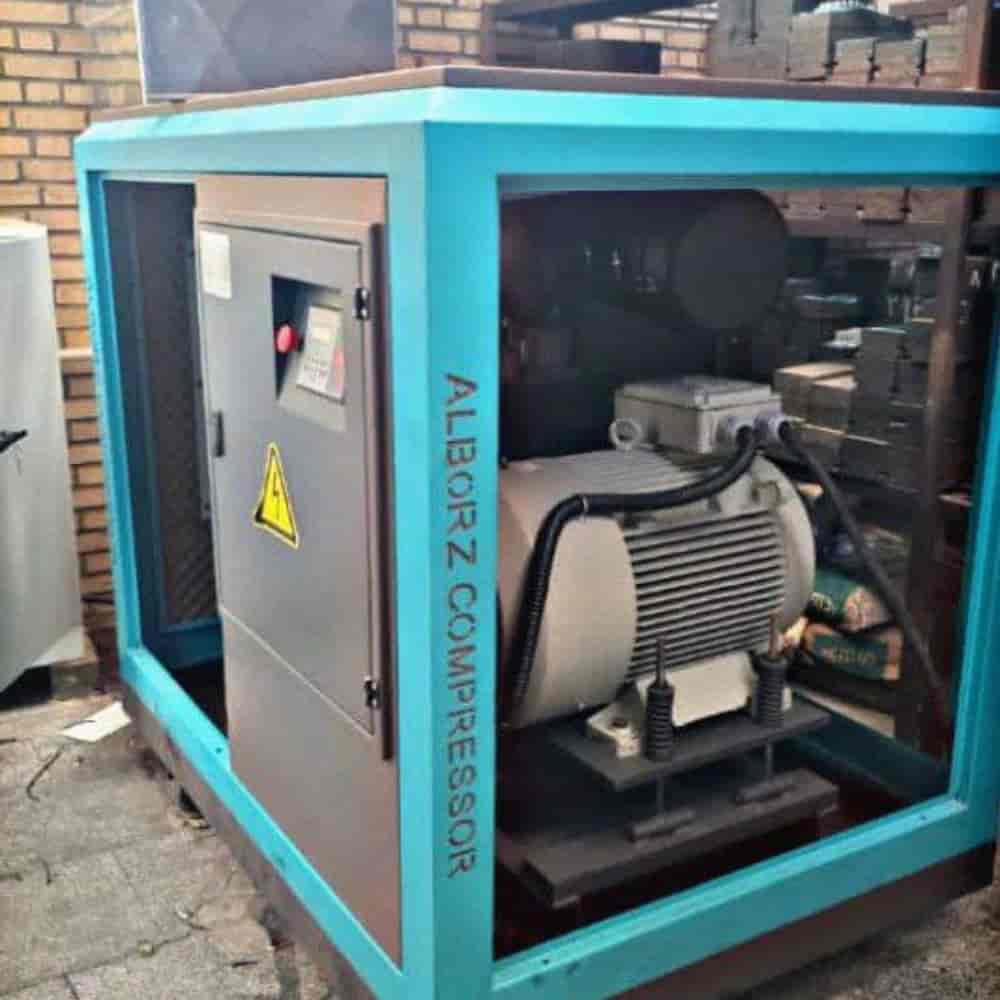 راه اندازی خط کامل کمپرسور های 55 کیلووات کارخانه کفش راه اندازی خط کامل کمپرسور های 55 کیلووات کارخانه کفش